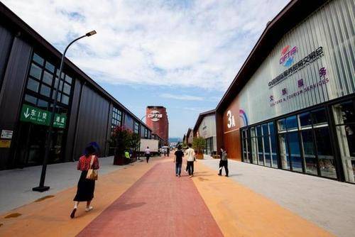 聚焦服贸会 2021中国国际服贸会2日在京开幕 重庆团线上线下呈现 智慧名城 最新产品与服务